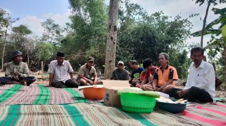 Berita: Selamatan Persiapan Pembangunan Jalan Baru Desa Pakis, Doa untuk Keselamatan dan Kebahagiaa